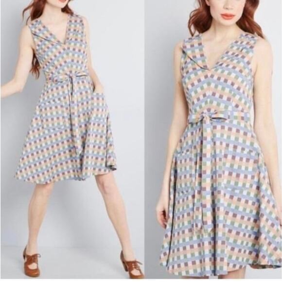 Modcloth Women's Looking Back Plaid Gingham Retro Pocket Dress Size Medium - Picture 1 of 9